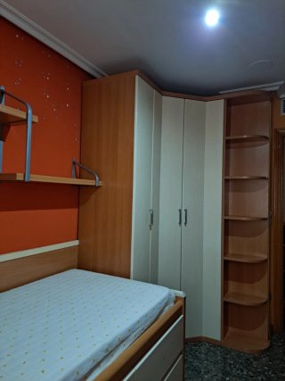 Cama nido con armario rinconero