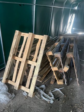 GRATUIS Palets de madera rotos (aprox. 10)
