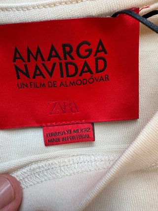 Camiseta Un Film de Almodóvar ZARA