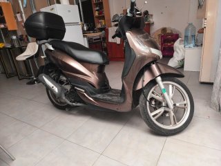 Peugeot Scooter Marrón