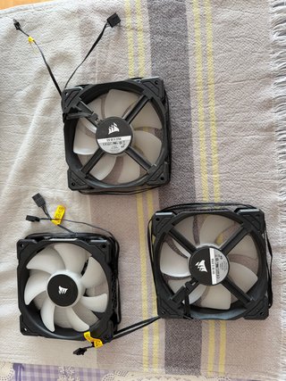 Corsair H150i Elite Capelix + Commander + 3 Fans