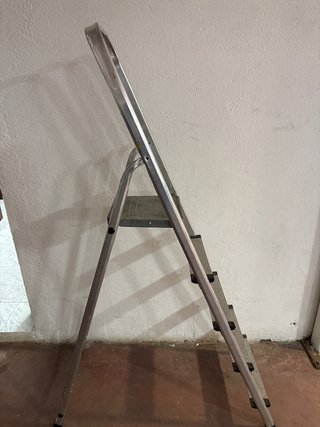 Escalera aluminio 5 peldaños