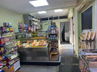 Tienda de alimentación,  drogeria y bocadillos