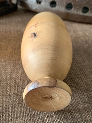 Uovo da rammendo in legno tornito '900