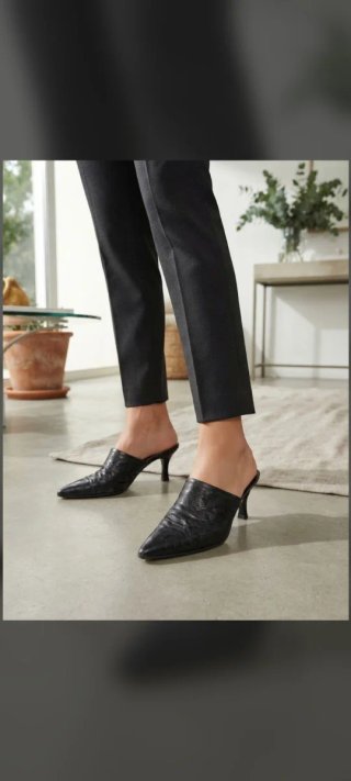 Zapatos piel de tacón negros talla 39