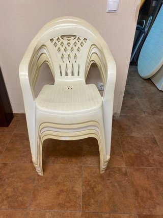 5 Sillas de Plástico Apilables Precio todas
