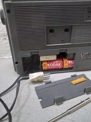 Radio Cassette Sanyo M2402-4F Plata Años 70