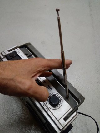 Radio Cassette Sanyo M2402-4F Plata Años 70