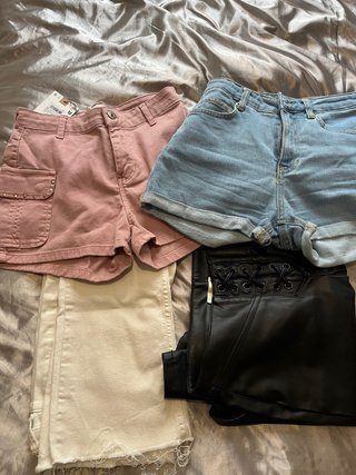 Lote 4 prendas Brownie: pantalones largos y cortos