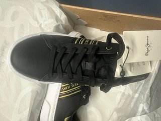 Zapatillas Pepe Jeans Negras y Doradas