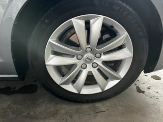Volvo V60 D4 190 CV • Momentum Adv • Navi