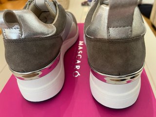 Zapatillas Mascaró grises y plateadas sin estrenar