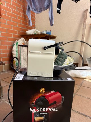 Cafetera Nespresso Inissia Krups Blanca