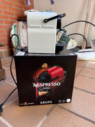 Cafetera Nespresso Inissia Krups Blanca