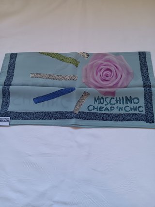 Foulard Moschino Cheap & Chic in seta
