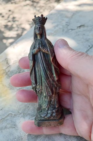 Figura Nossa Sra. de Lourdes Coroada