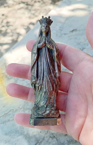 Figura Nossa Sra. de Lourdes Coroada