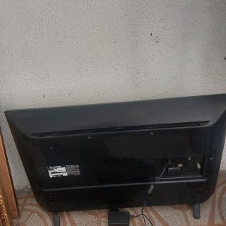 Tv  LG Negra son dos una de 32 y la otra de 42