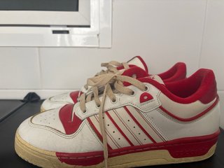 Zapatillas Adidas Rivalry Blancas y Rojas