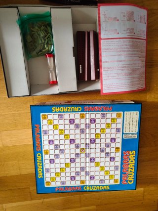 Lote 3 Juegos de Mesa: Puzzle, Parole Crociate, Trivial Pursuit