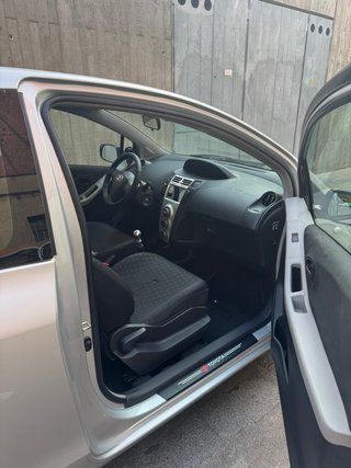 Toyota Yaris 1.3 2007 , Pegatina C