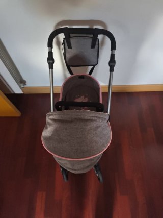 Carrito de muñecas gris y rosa