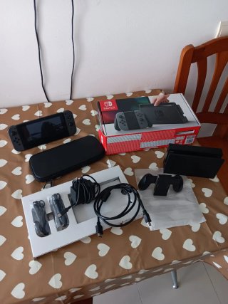 Nintendo Switch Gris y Negro
