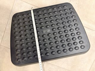 Reposapiés ergonómico negro