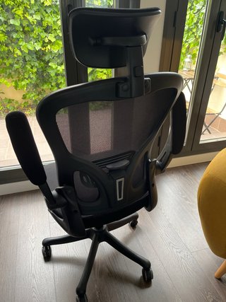 Silla de escritorio ergonómica negra