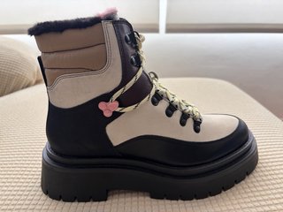 Botas de mujer con cordones y suela gruesa