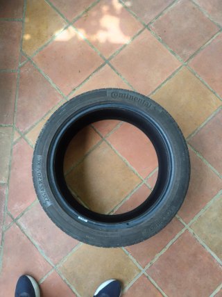 Neumático Continental 235/45 R20 100V XL