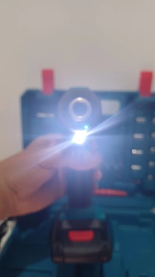 Taladro atornillador 28V con accesorios nuevo