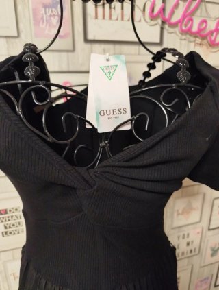 Vestido Guess negro plisado
