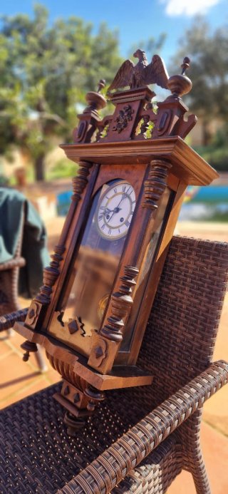 Reloj de Pared Alemán Madera Tallada