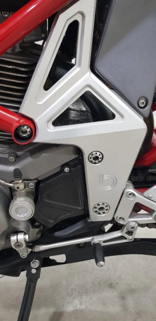 Bimota 1.100cc DB06 de 2009. Km: 10.395