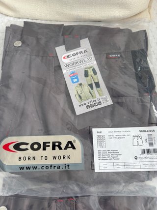 Dos Pantalones cortos trabajo Cofra grises