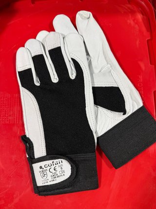 Guantes de trabajo de cuero.