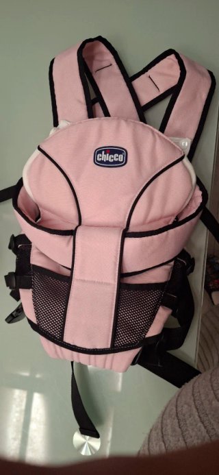 Mochila Portabebés Chicco Rosa.