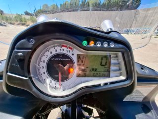 Suzuki V-Strom 650 Adventure Gris