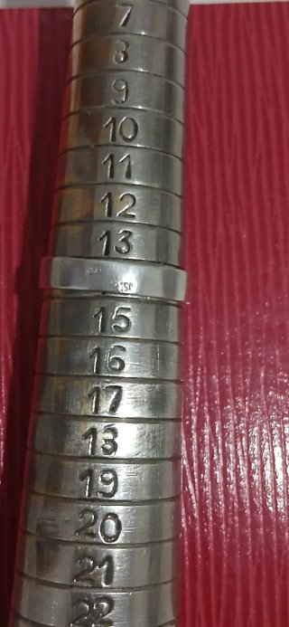 Anillo de plata 925 con figura religiosa
