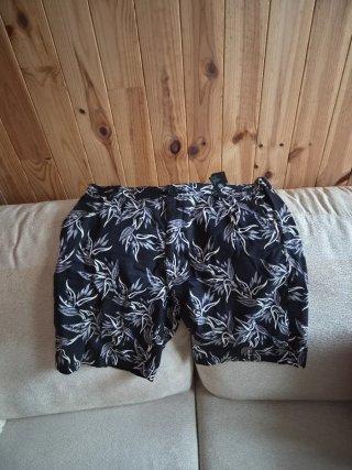 Pantalón corto estampado floral talla 52