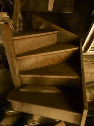 Escalera madera 1 tramo peldaño compensado