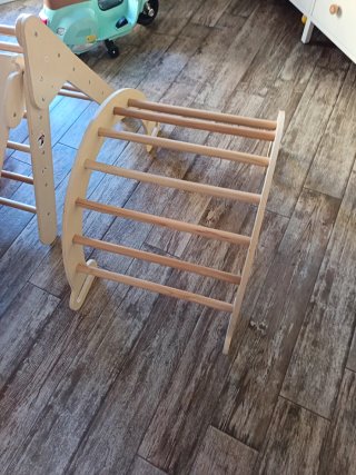 Scivolo in legno per bambini