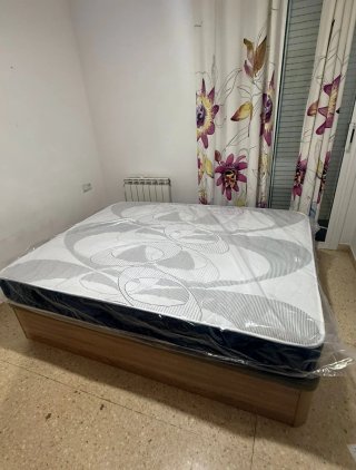 Canapé de madera y tela