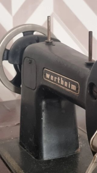 Máquina de coser Wertheim años 40
