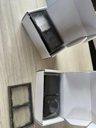 Interruptor y enchufe de pared negro (USB)