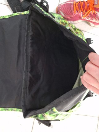 Regalo Bolsa Eastpak impermeable verde estampado