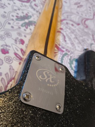 Bajo Eléctrico Negro Brillante