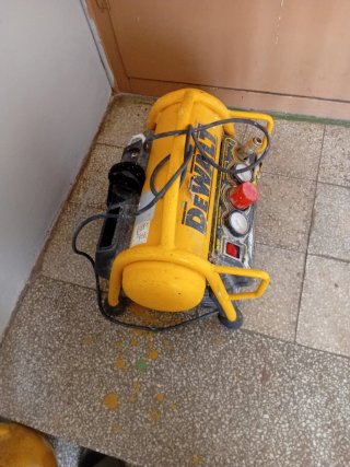 Compresor DeWalt Amarillo