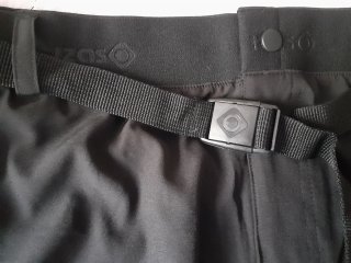 Pantalón técnico Izas original a estrenar.